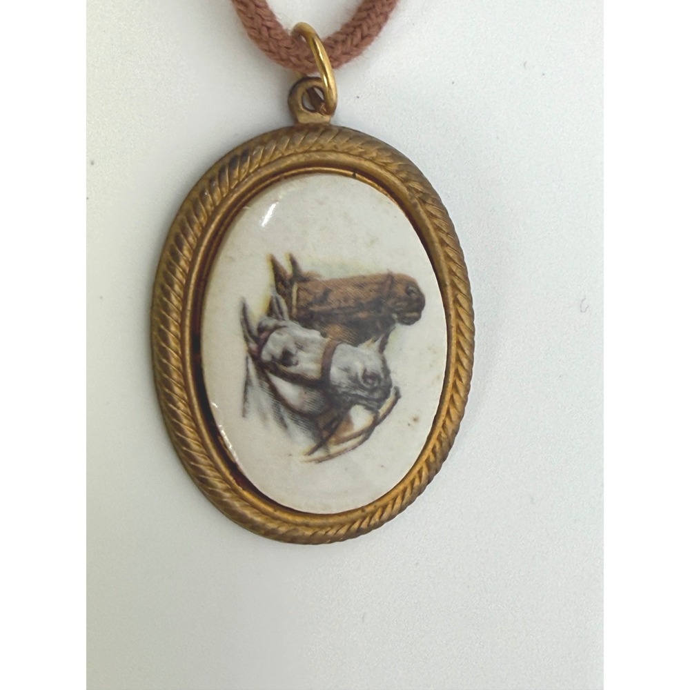 Vintage Horse Portrait Pendant Necklace Ceramic Brass Equestrian Dark Academia - Picture 4 of 5